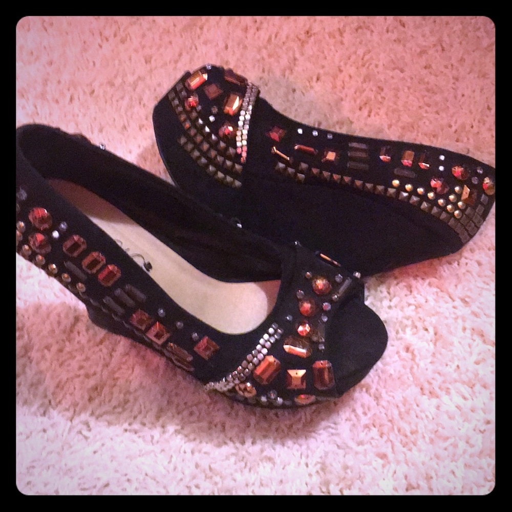 Rine Stone Wedges